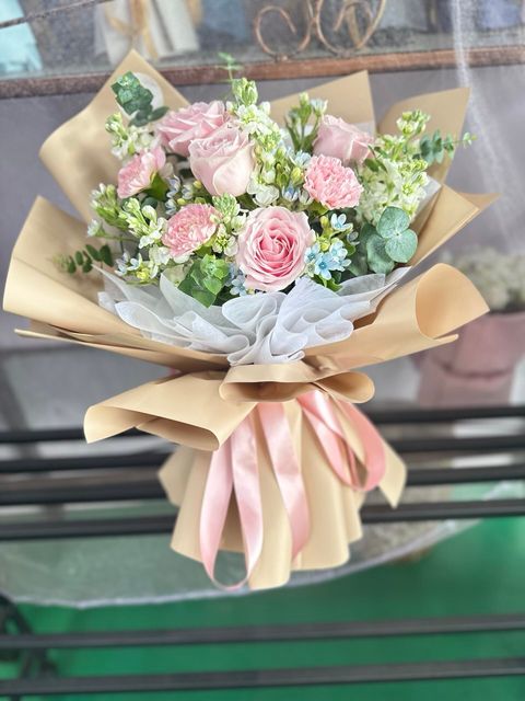 photo_6084566150202640679_y