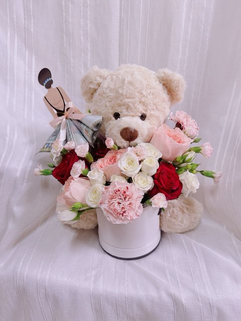 photo_6181515343168657719_y