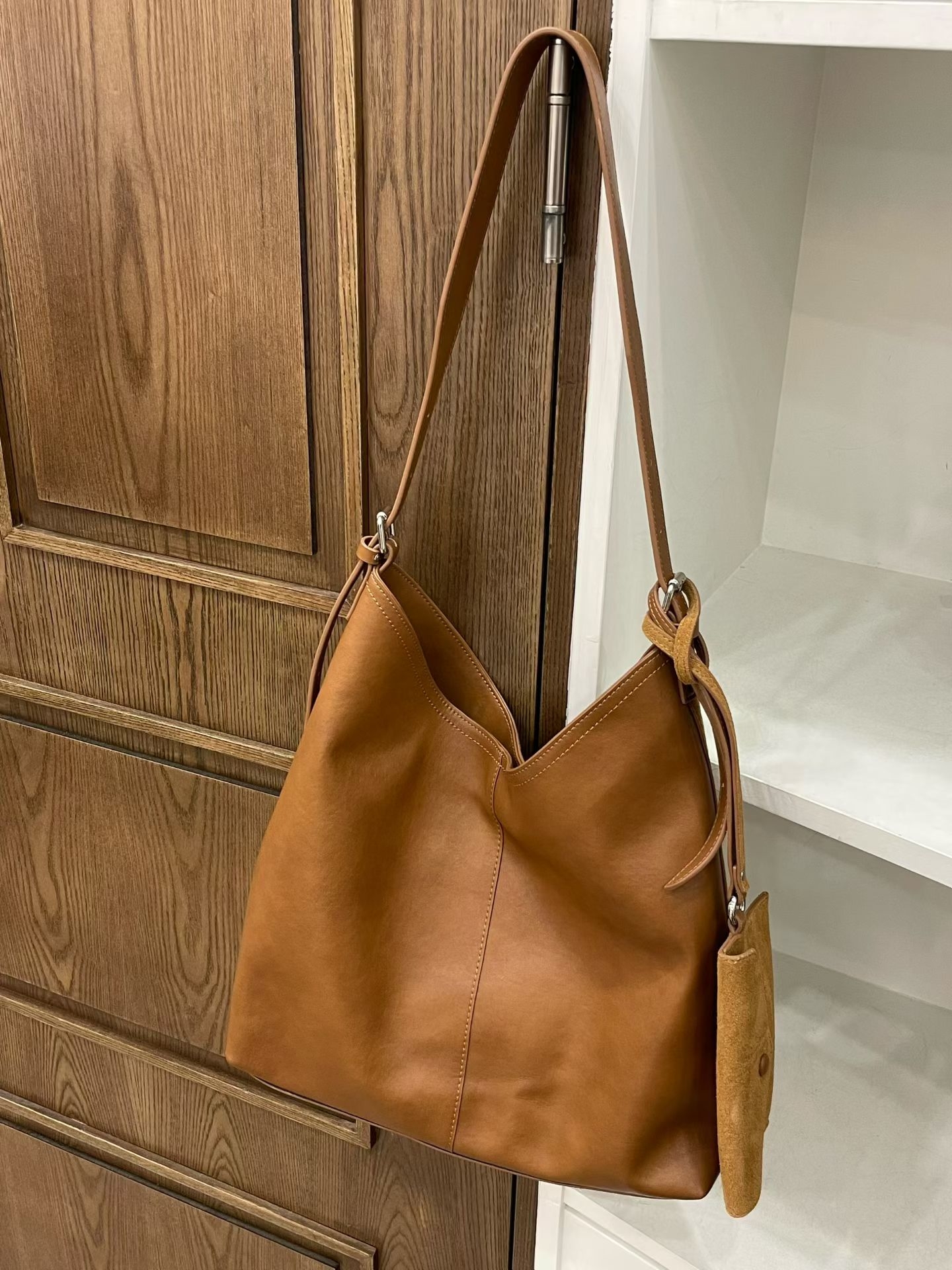 LINE_ALBUM_20251024(五) OLIVE秋冬韓國連線-原始檔1(鞋子.包包.飾品類)_251119_1