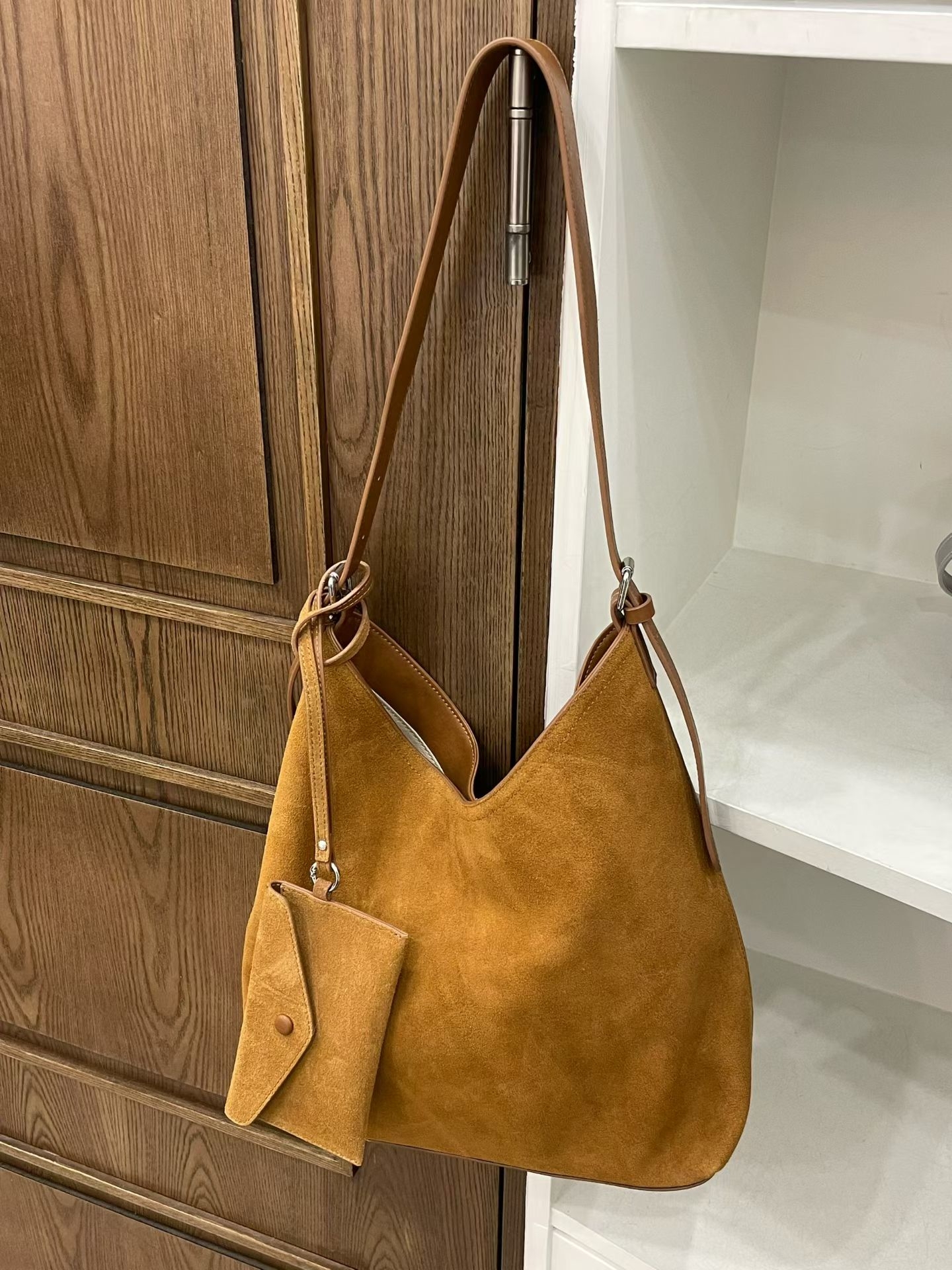 LINE_ALBUM_20251024(五) OLIVE秋冬韓國連線-原始檔1(鞋子.包包.飾品類)_251119_2