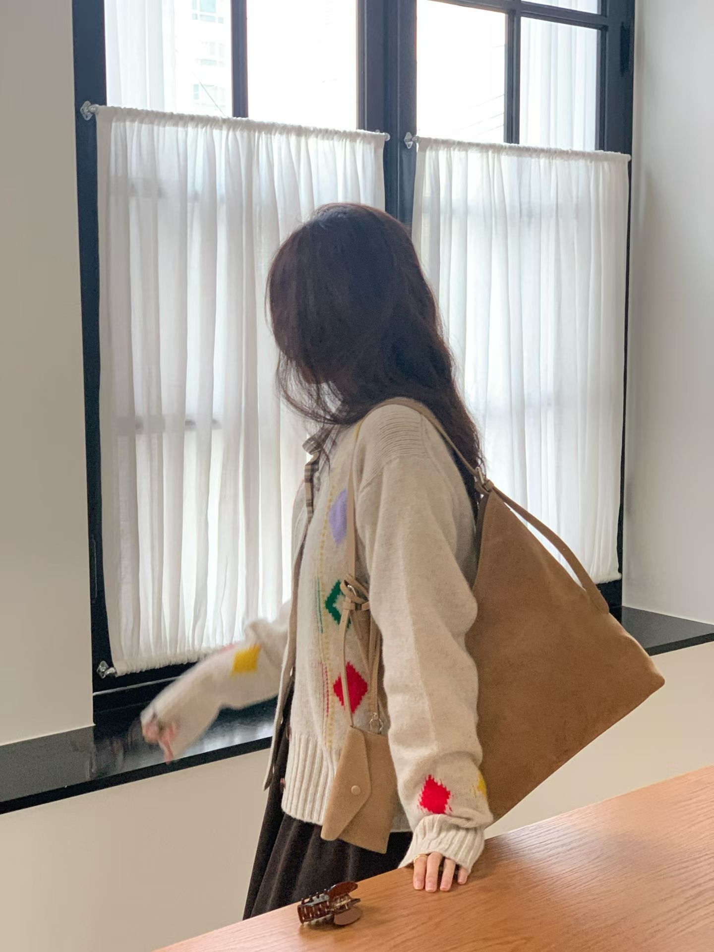 LINE_ALBUM_20251024(五) OLIVE秋冬韓國連線-原始檔1(鞋子.包包.飾品類)_251119_5