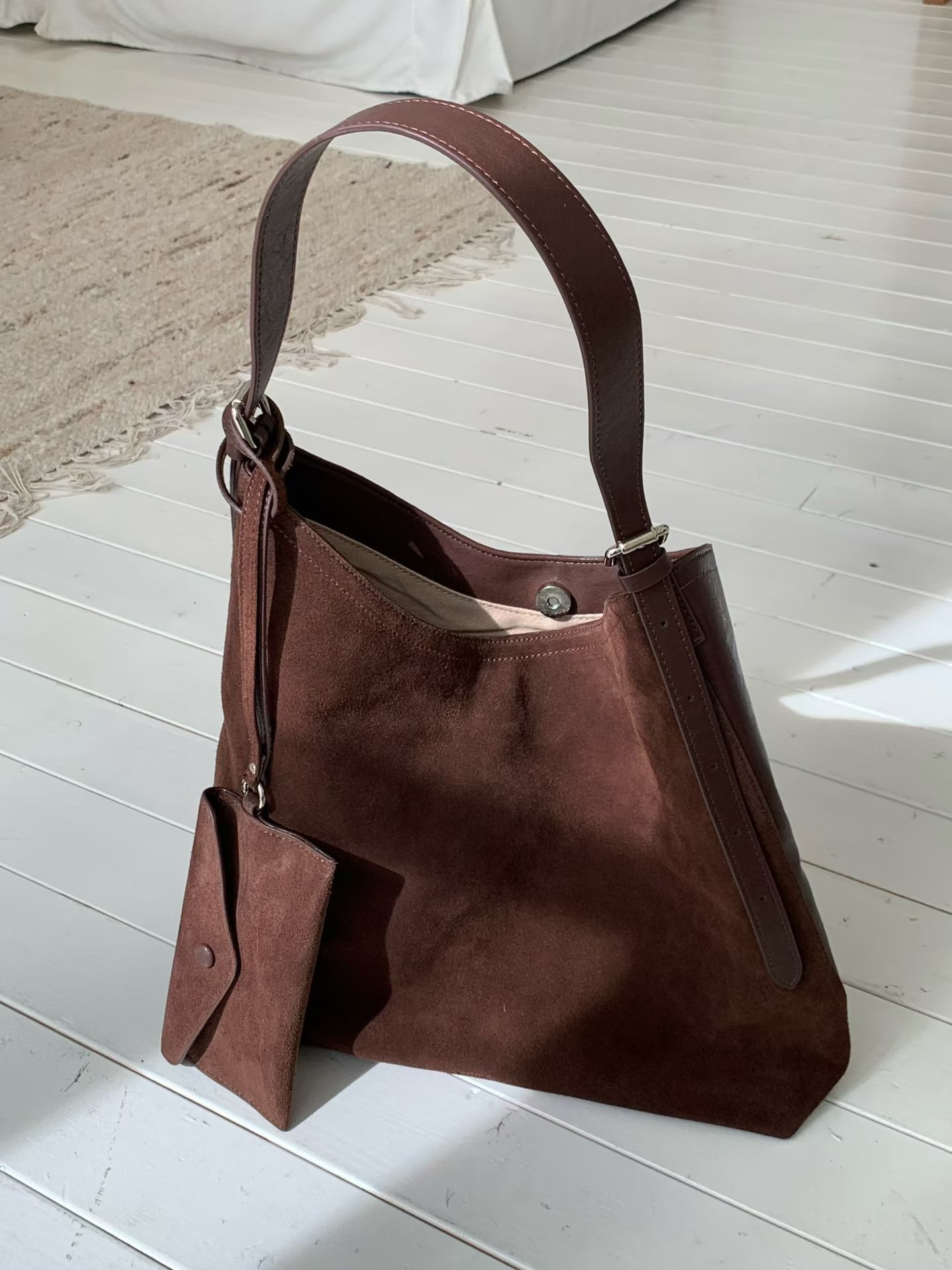 LINE_ALBUM_20251024(五) OLIVE秋冬韓國連線-原始檔1(鞋子.包包.飾品類)_251119_11