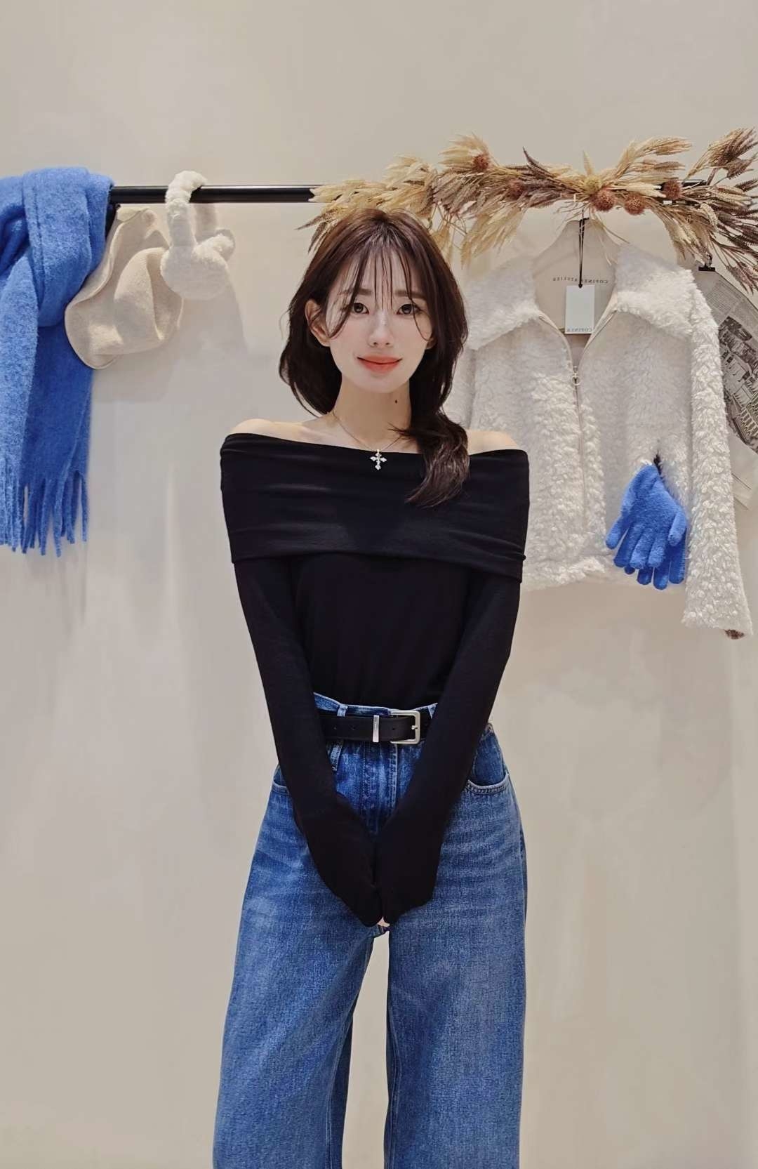 LINE_ALBUM_20251203(三) OLIVE秋冬韓國連線-原始檔3(服飾類)_260105_4