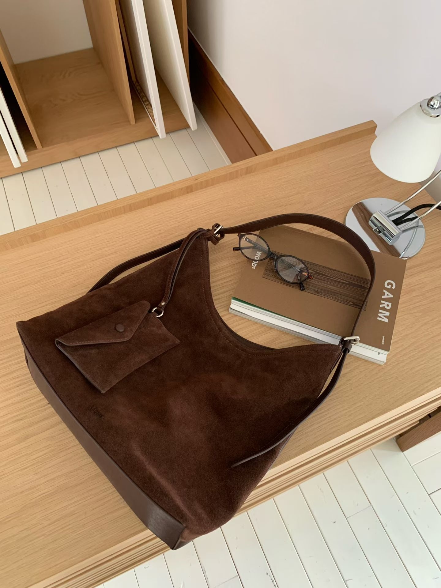 LINE_ALBUM_20251024(五) OLIVE秋冬韓國連線-原始檔1(鞋子.包包.飾品類)_251119_8