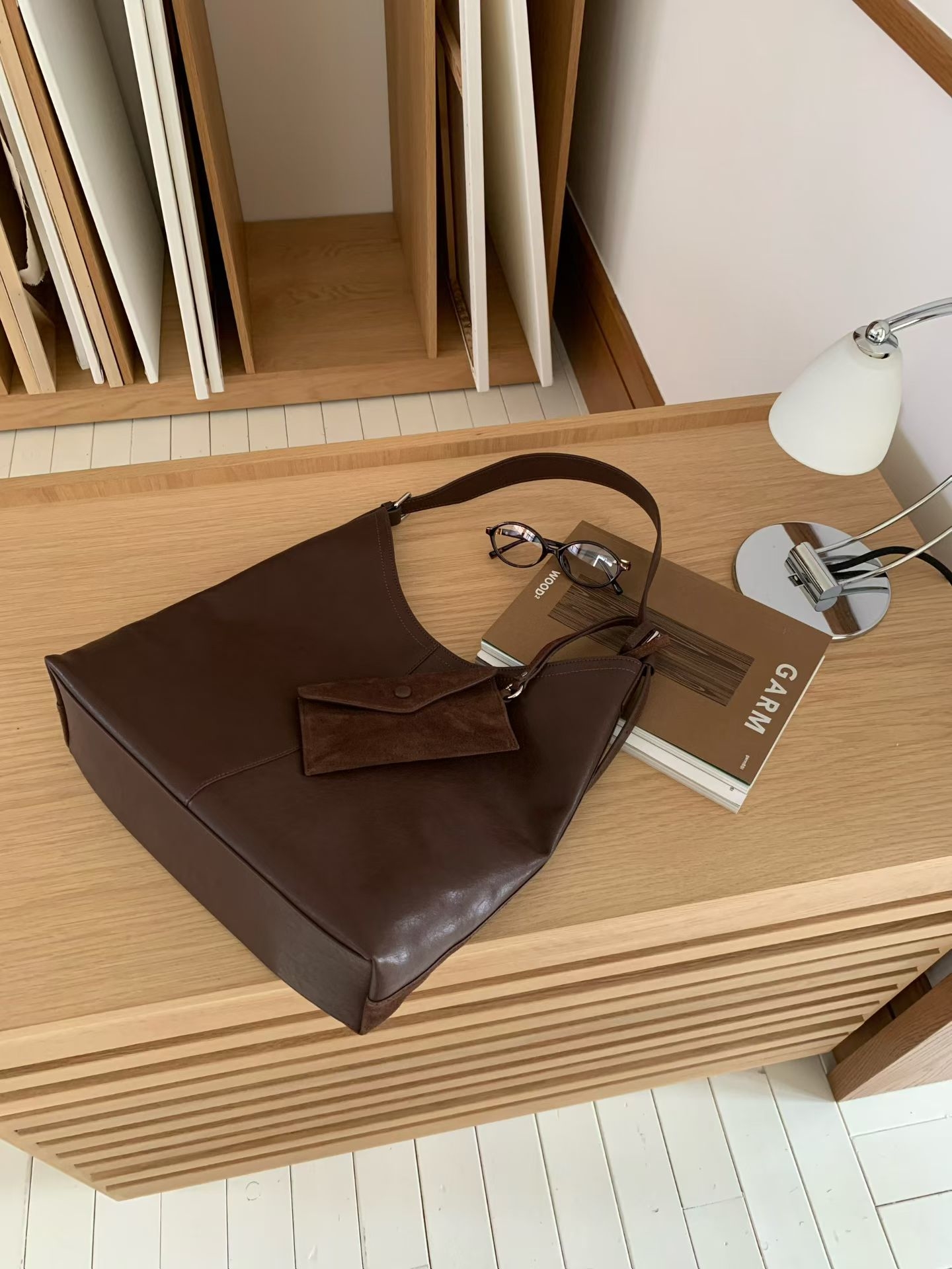 LINE_ALBUM_20251024(五) OLIVE秋冬韓國連線-原始檔1(鞋子.包包.飾品類)_251119_10