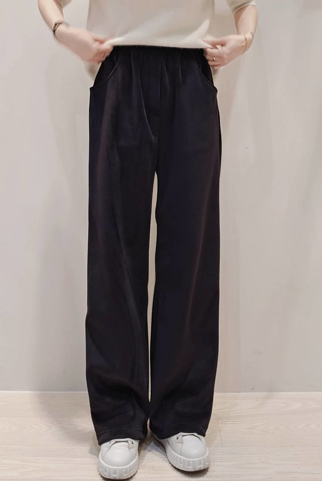 LINE_ALBUM_20251203(三) OLIVE秋冬韓國連線-原始檔3(服飾類)_260106_3