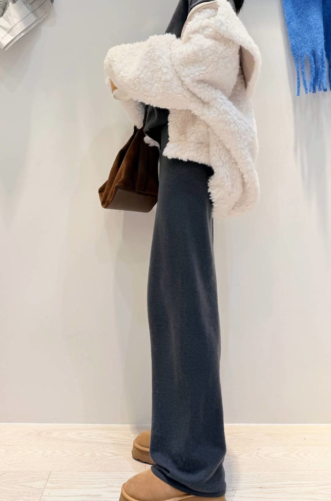 LINE_ALBUM_20251203(三) OLIVE秋冬韓國連線-原始檔3(服飾類)_260106_111