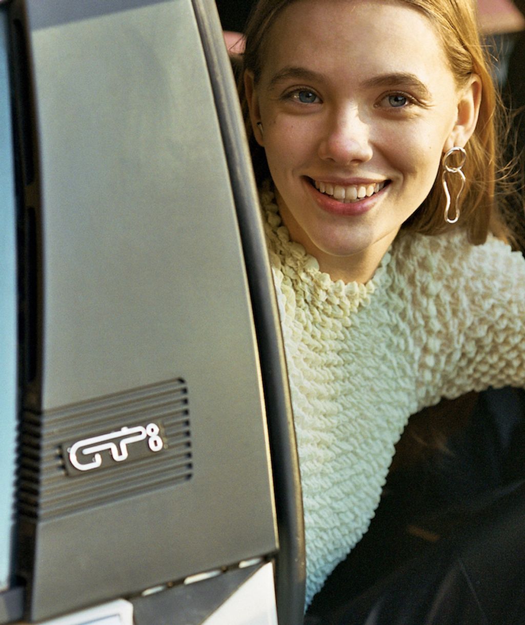 Elna_earring_goldhp (1).jpeg