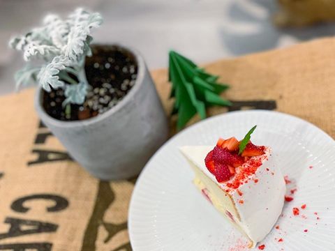 5AAD1F73-F8E8-4E5B-9368-73C133D784D3