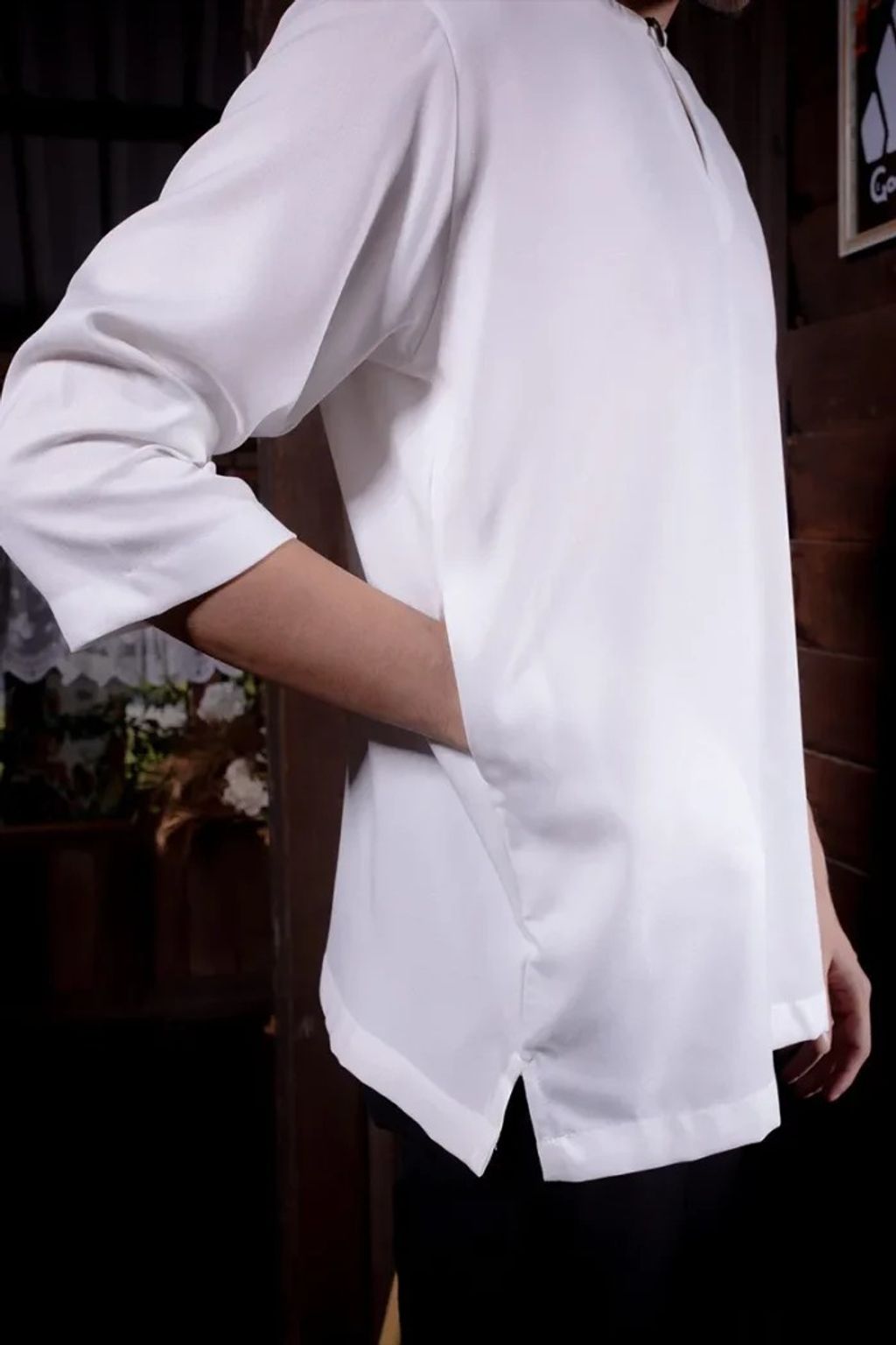 White-Dewasa-5-700x1050