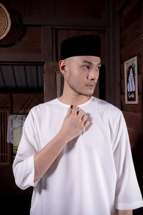 White-Dewasa-4-700x1050