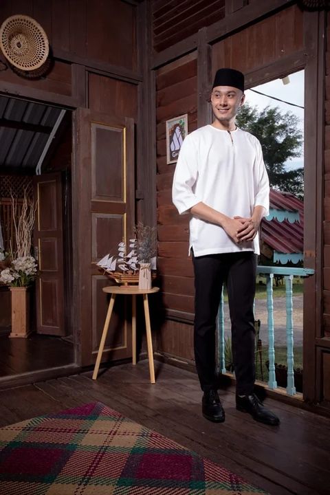 White-Dewasa-2-700x1050