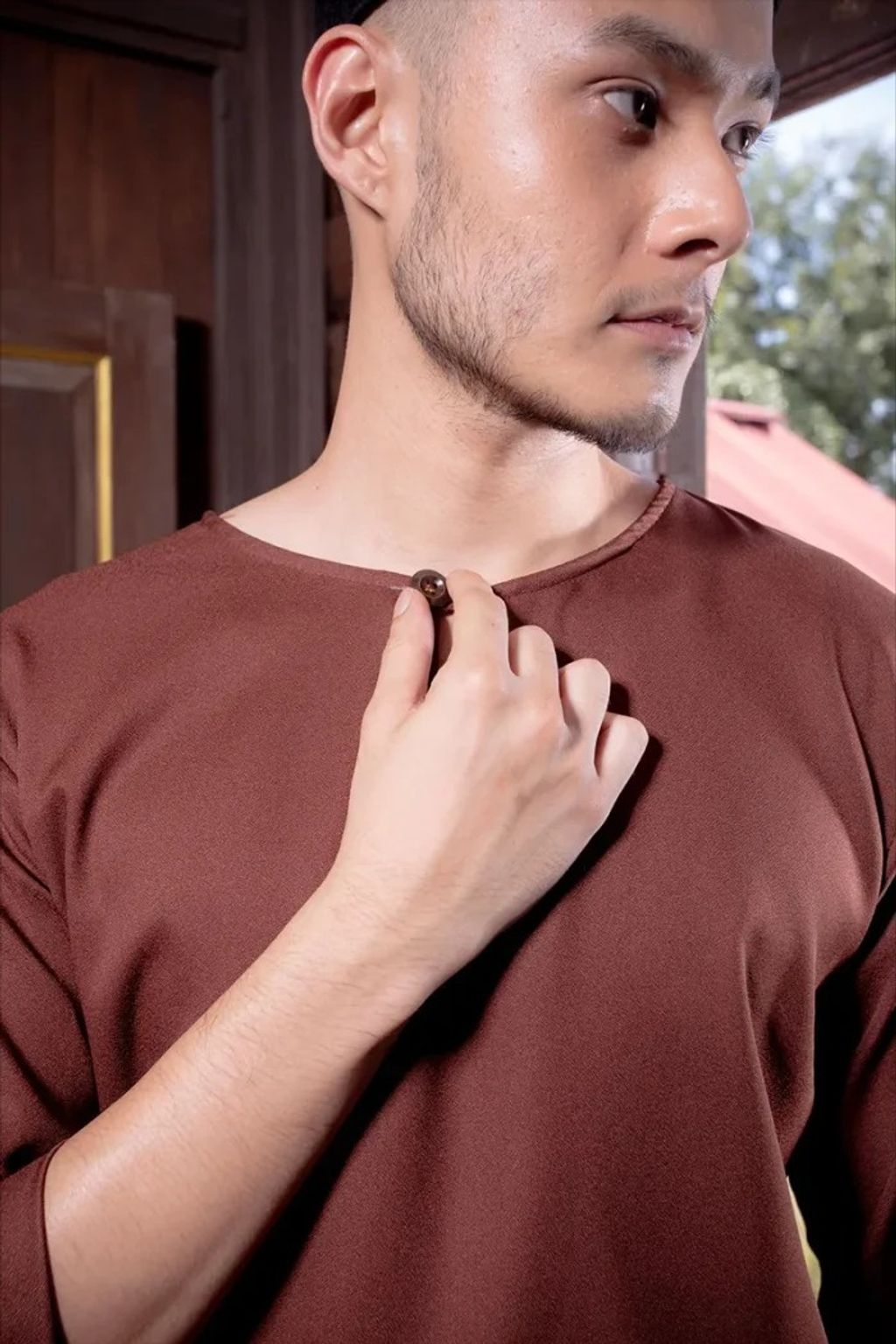 RIch-Brown-Dewasa-2-700x1050