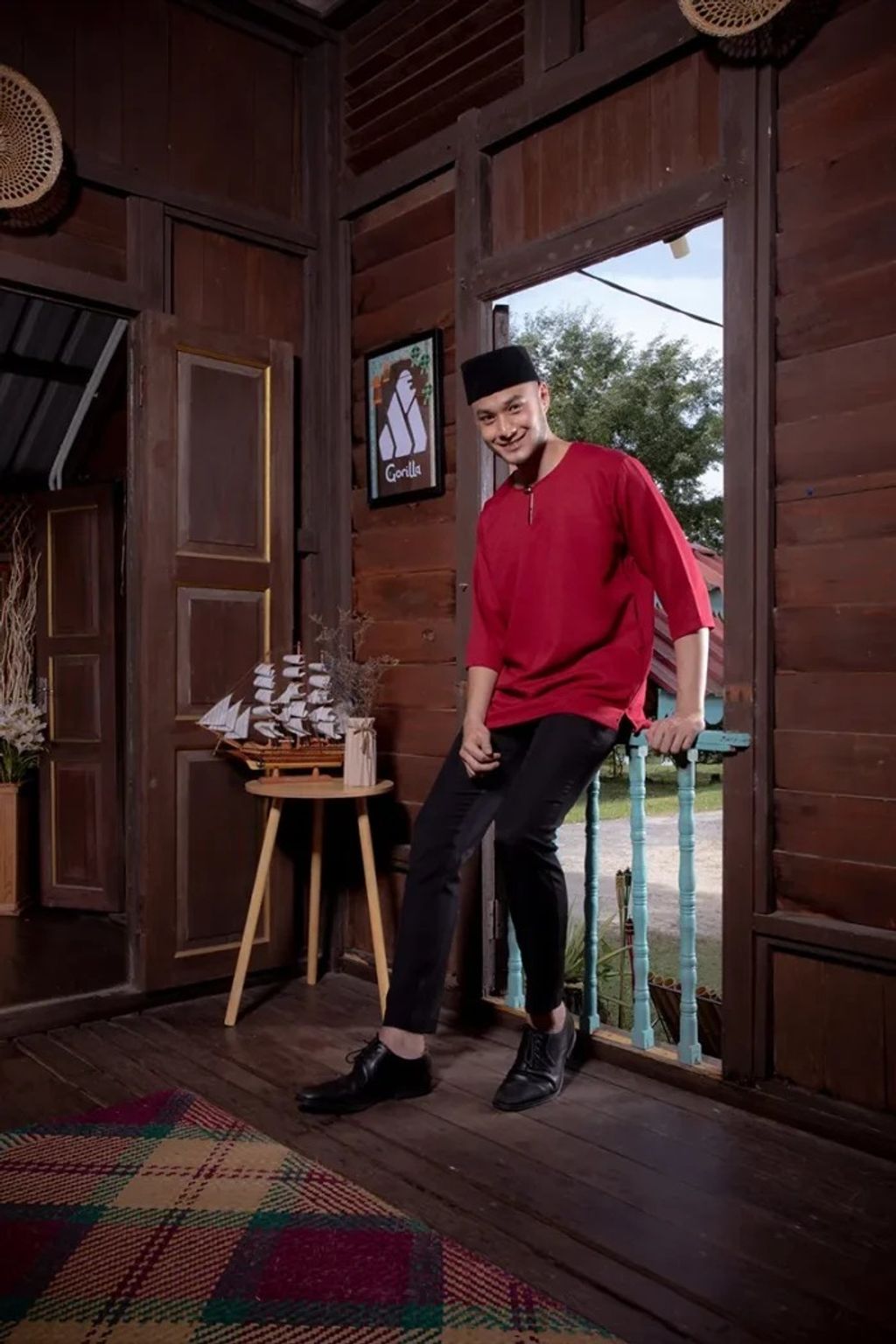 Maroon-Dewasa-1-700x1050