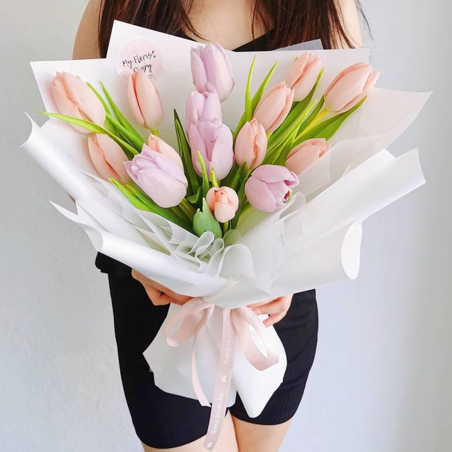 My Florist Diary | Our Collections - Minimalist Tulip Bouquet