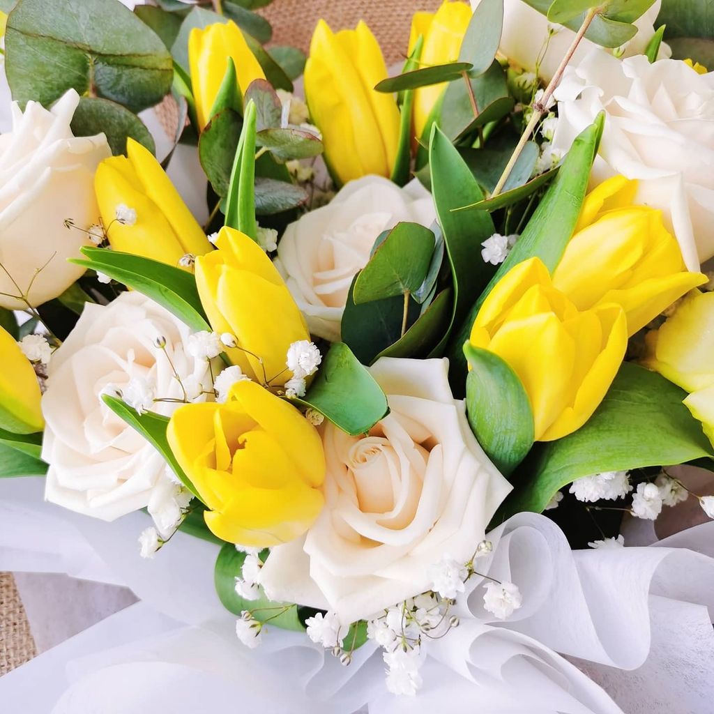 Yellow Tulips Mix Bouquet 2.jpg