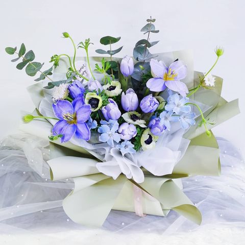 Dyed Blue Tulips Bouquet.jpg