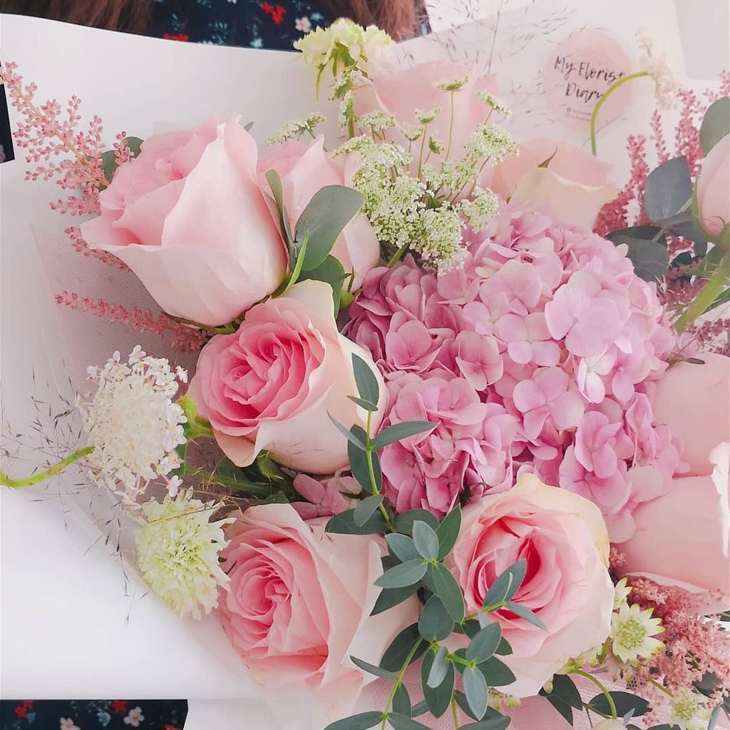 Large Pink Hydrangea Rose Bouquet 1.jpg