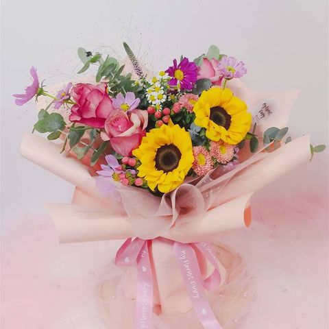 Bright Sunflower Rose Bouquet.jpg