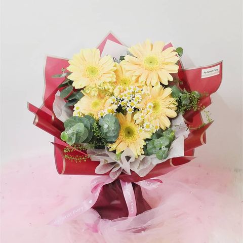 Gerbera Daisy Bouquet.jpg