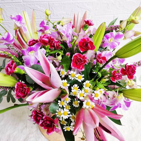 Lily Vase Arrangement 1.jpg