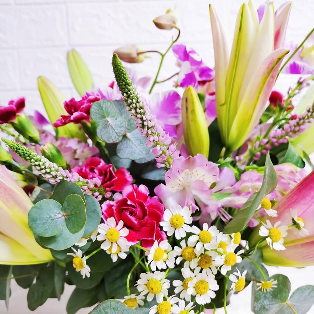 Lily Vase Arrangement 3.jpg