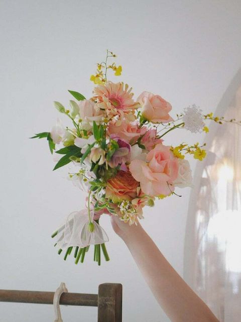 Garden Style Bridal Bouquet.jpg