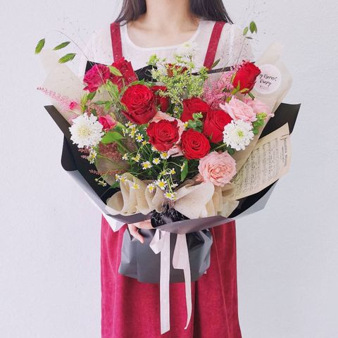 Red Roses Bouquet.jpg