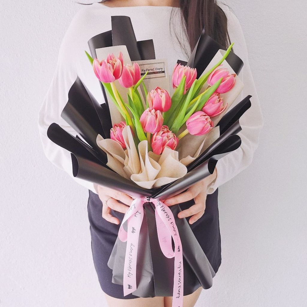 Minimalist Bright Pink Tulip Bouquet 2.jpg