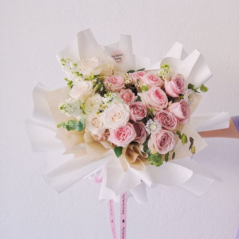 Ombre Soft Pastel Roses Bouquet 1.jpg