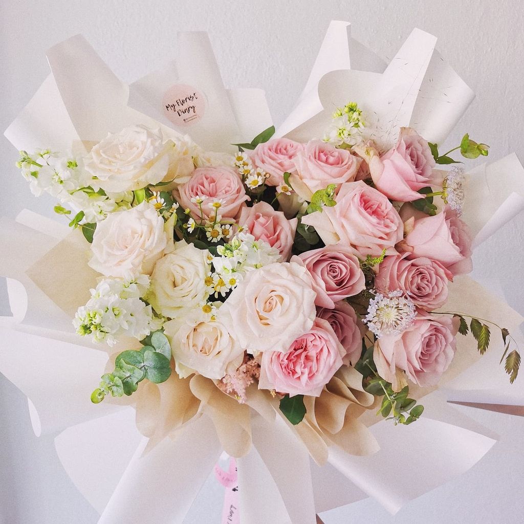Ombre Soft Pastel Roses Bouquet 2.jpg