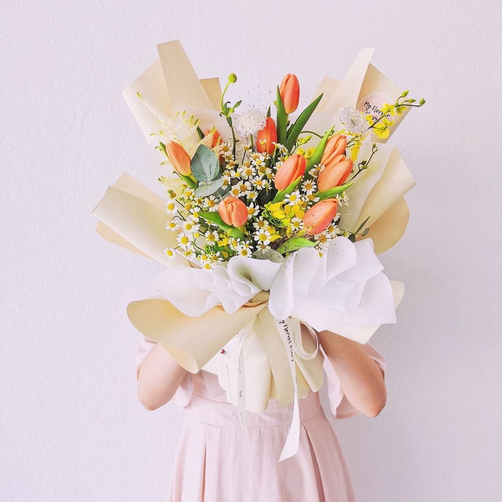 Peach Summer Tulip Bouquet 2.jpg