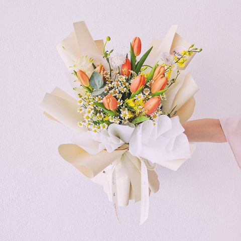 Peach Summer Tulip Bouquet.jpg