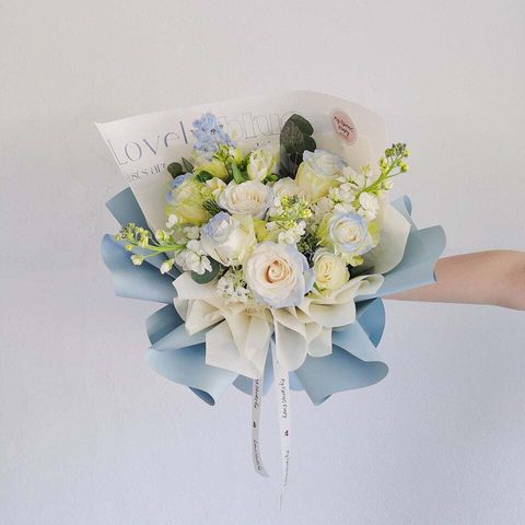 Blue Ecuador Roses Bouquet 1.jpg