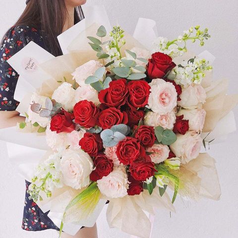 Red & Pink 30 Roses 1.jpg