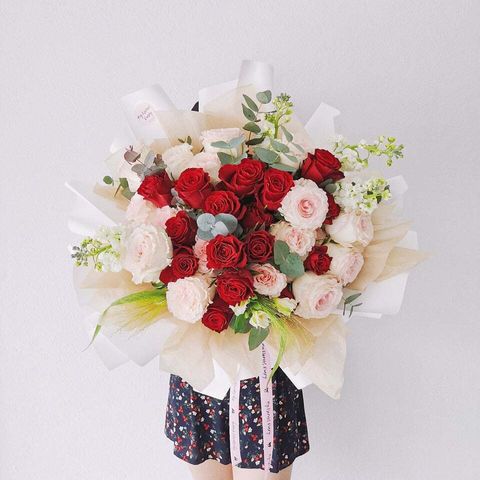 Red & Pink 30 Roses.jpg