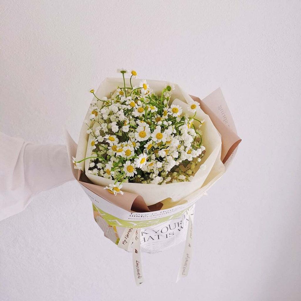 Chamomile White BB Bouquet 3.jpg