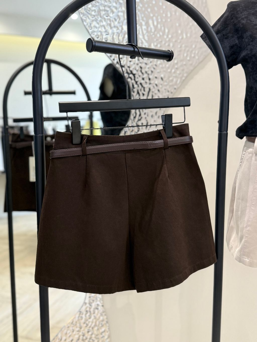 image_4E2173E3-24A8-491E-BAB2-36C5F166DD11_1763106793