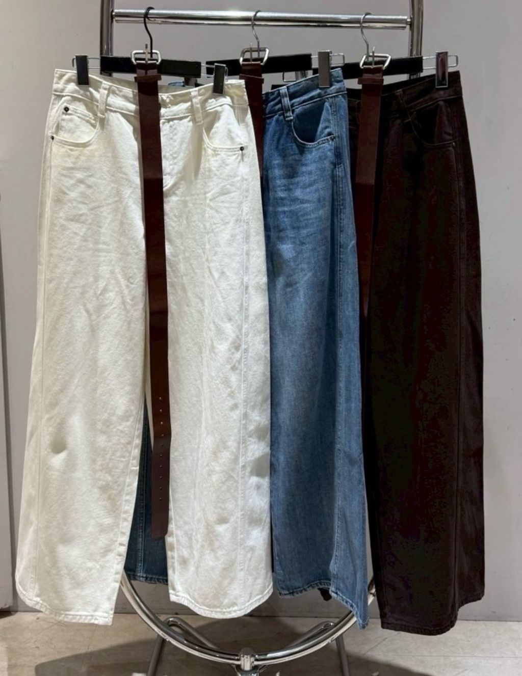 37900858-45C5-4924-9ED5-58EA3AA6936C