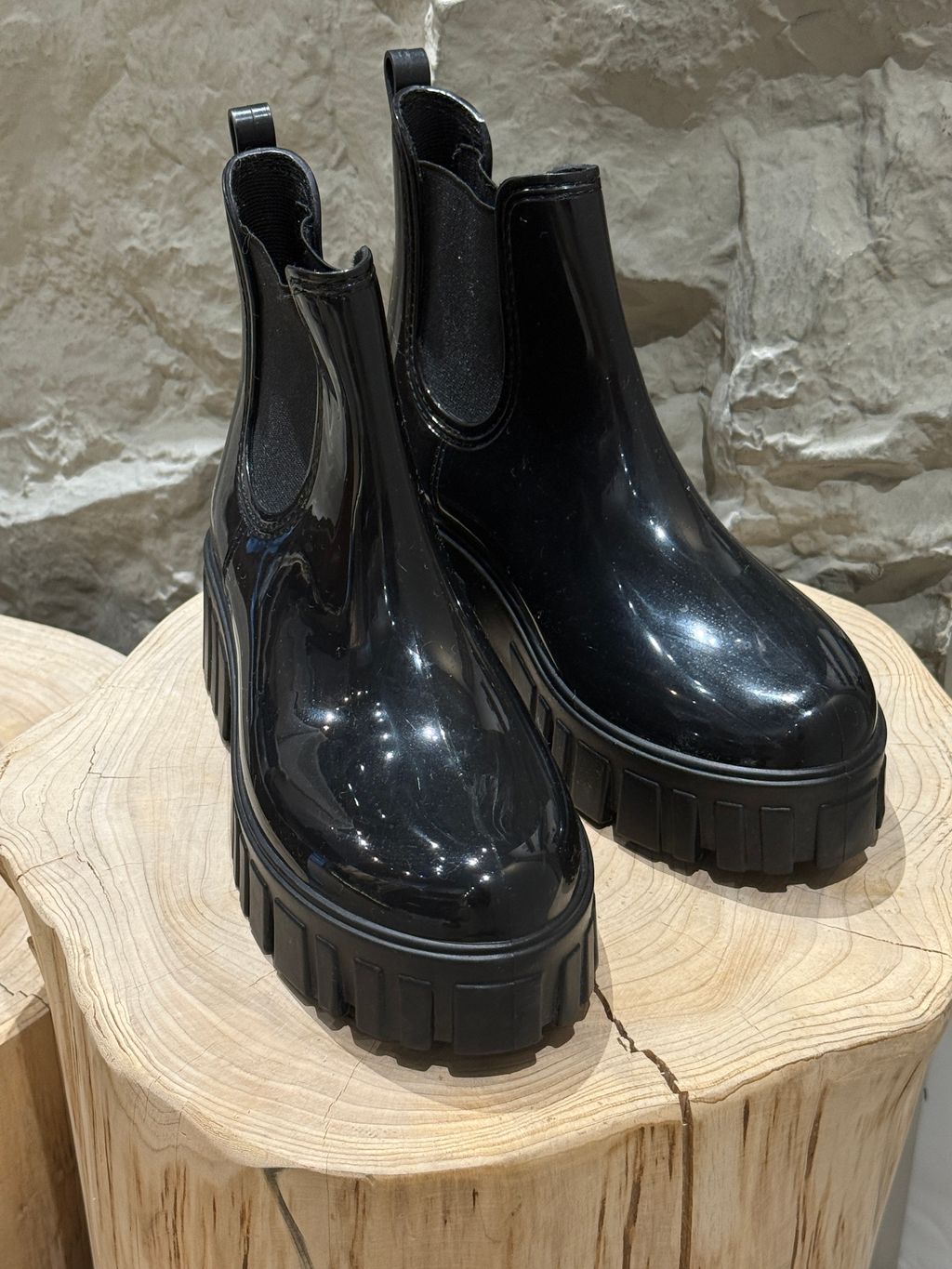 image_9B26EBEF-1309-4273-9494-157635124888_1765786170