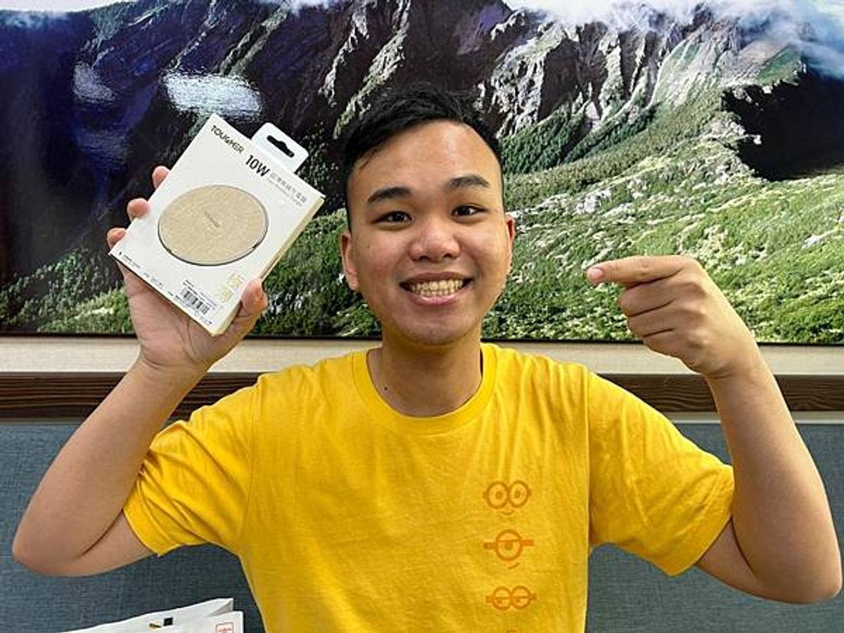 (充電盤推薦)TOUGHER超薄無線充電盤-10W~超薄無線充電盤輕巧超好用!無線充電板哪裡買?