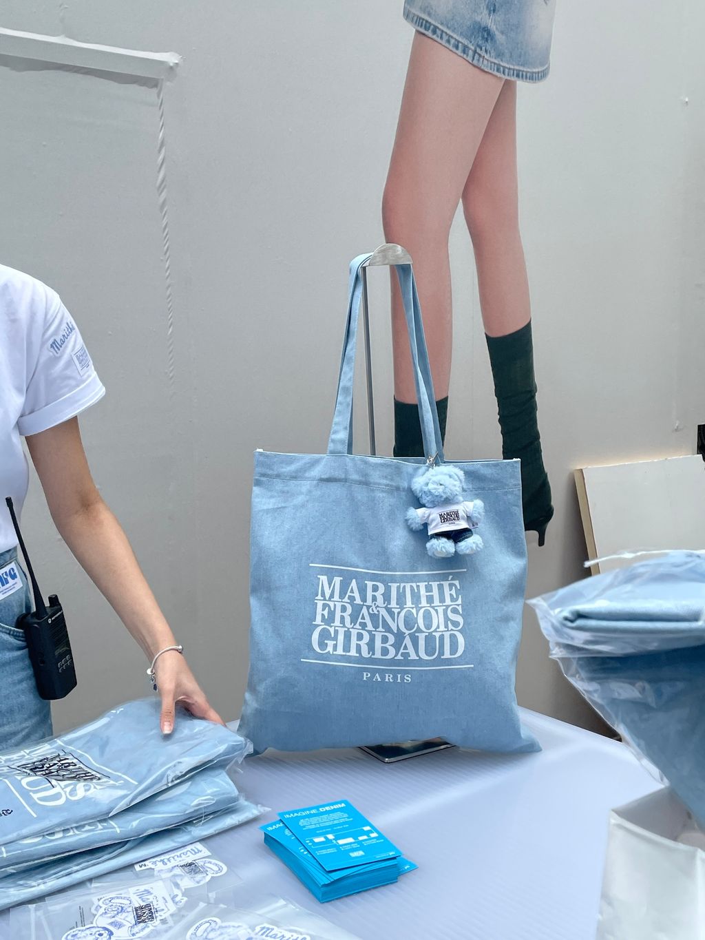 5bba825020c88042-photo