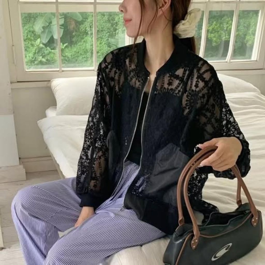 正韓刺繡蕾絲拉鍊外套 $980 (1)