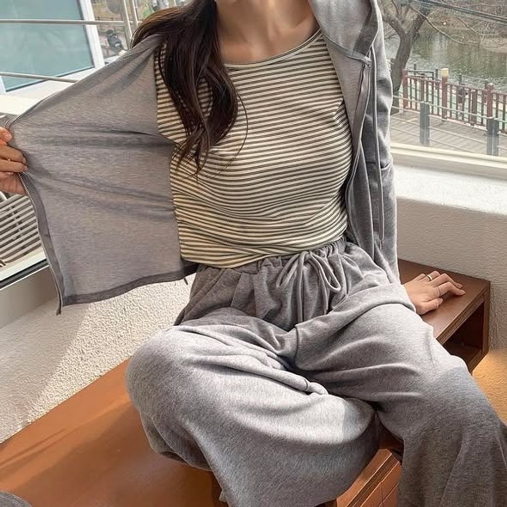 正韓條紋拼接假兩件連帽針織外套&腰抽繩直寬褲 套裝 $1280 (1)