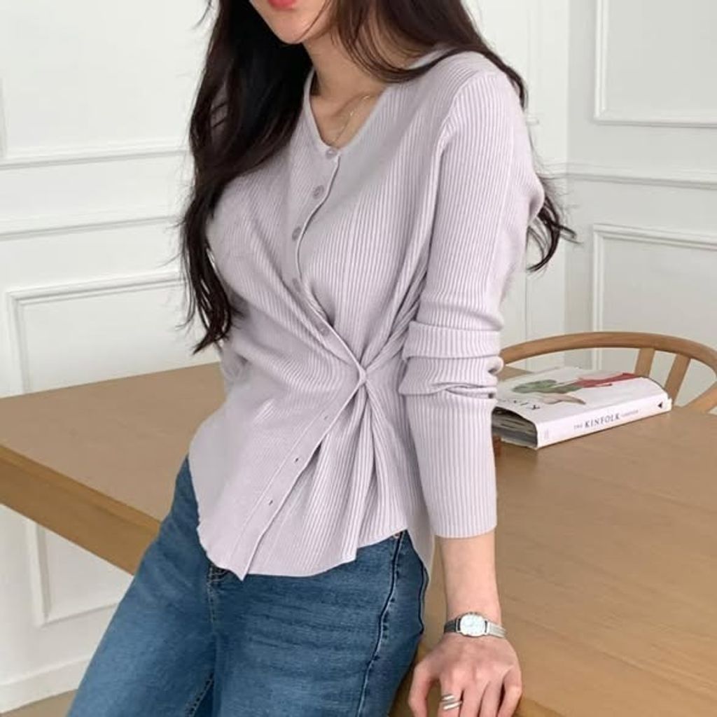 正韓前短後長造型款上衣 $690