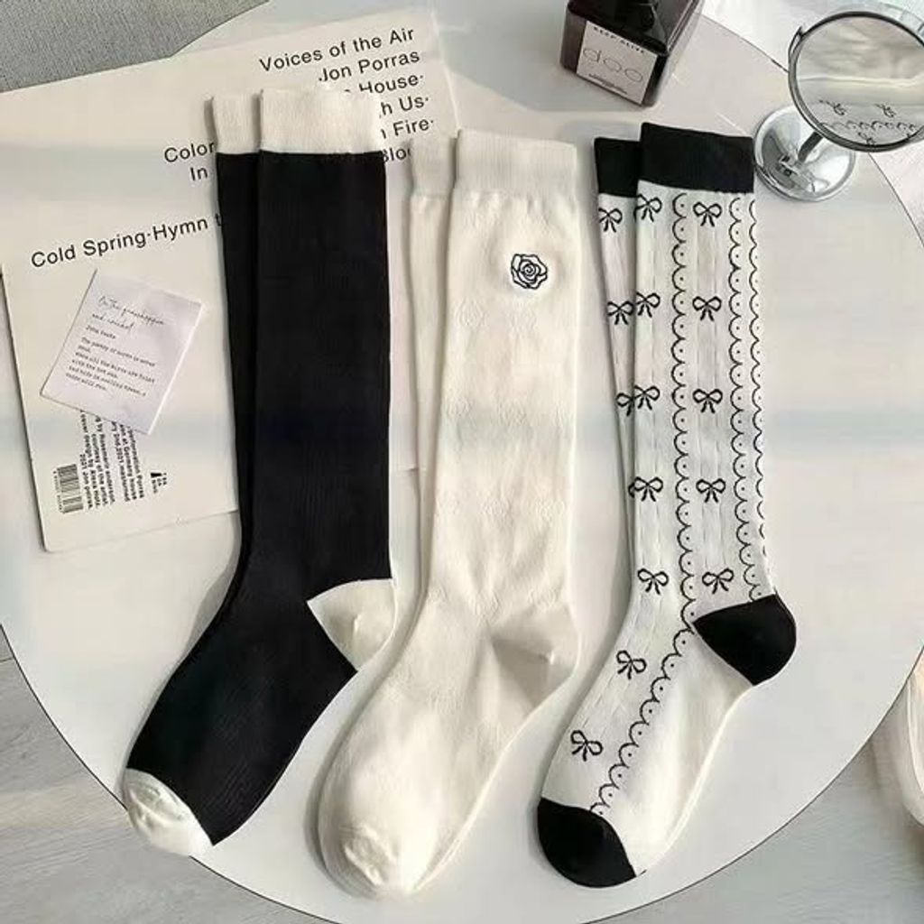 正韓黑白配色香風長襪 $195 (1)