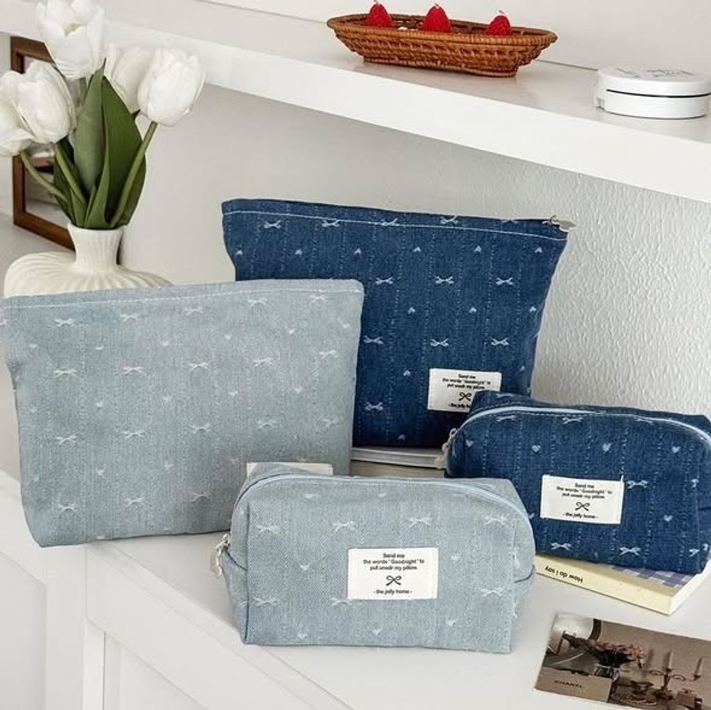 正韓電繡小蝴蝶圖案牛仔包大 $250小 $230 (1)