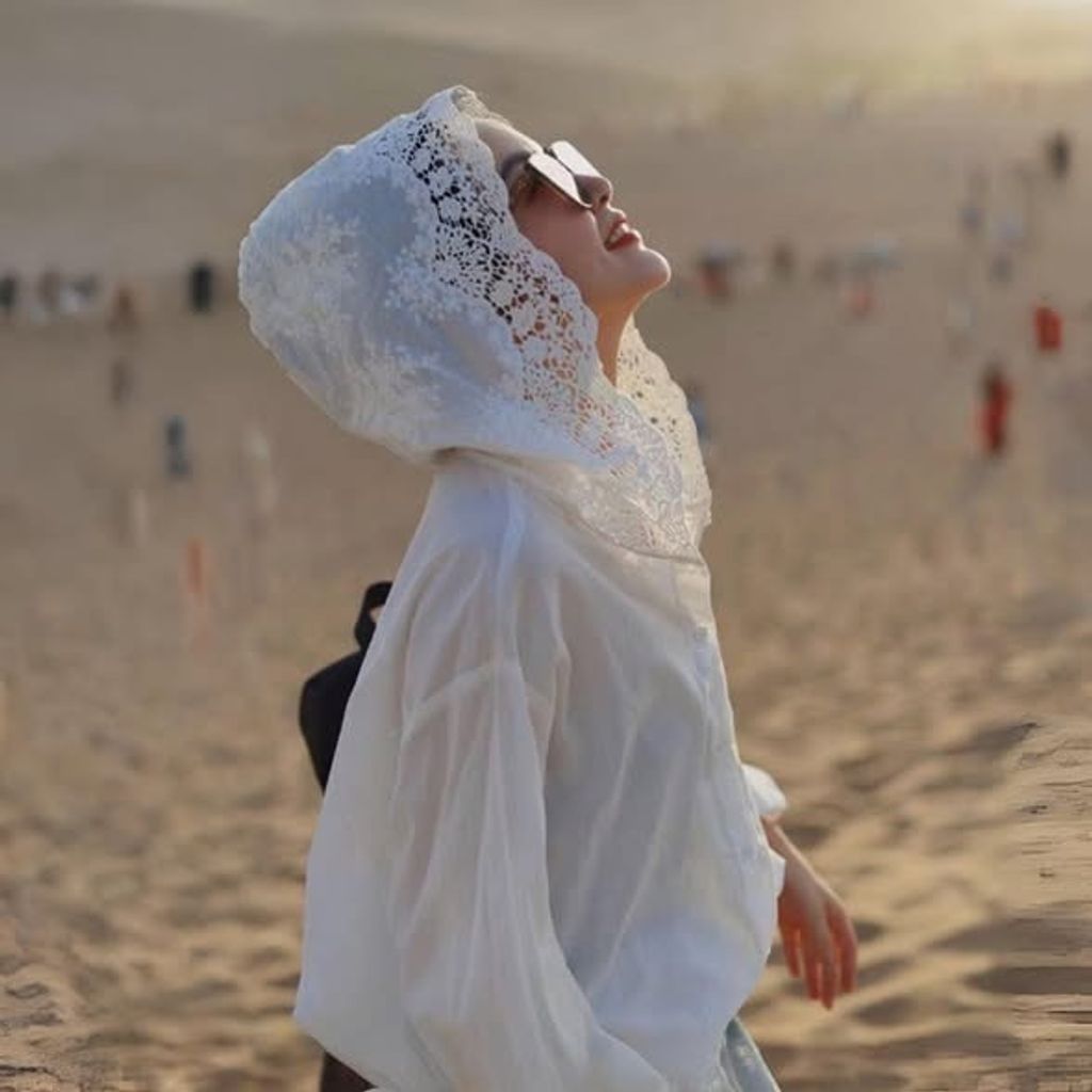 正韓精緻雕花蕾絲連帽襯衫上衣🌺超值價$695 (1)