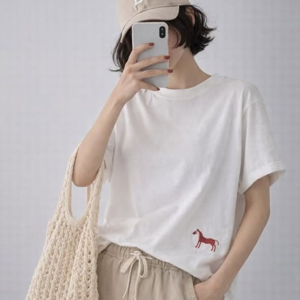 正韓電繡馬兒休閒上衣 $690 (1)