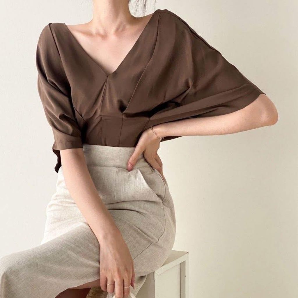 正韓優雅深V修飾顯瘦上衣｜$890 (5)